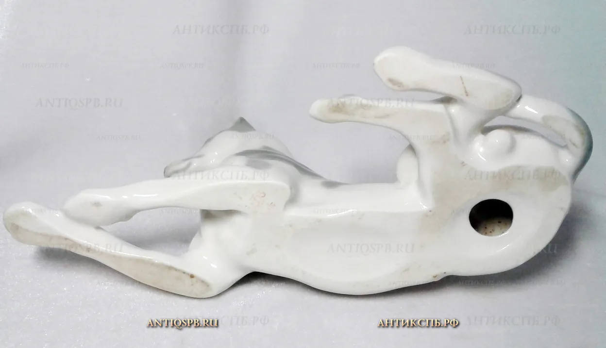 Статуэтка фарфоровая "Дог". ЛФЗ. СССР. Вт. пол. ХХ века. №21435